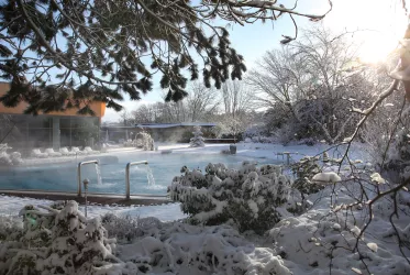 Therme im Winter (© Rolf Goosmann)