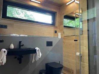 Badezimmer (© Jugendstilhotel Trifels)
