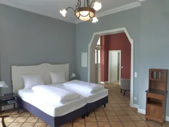 Schlafzimmer Ansicht II (© Jugendstilhotel Trifels)