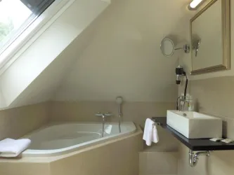 Badezimmer Ansicht (© Jugendstilhotel Trifels)