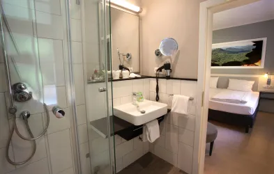 Ansicht Badezimmer II (© Jugendstilhotel Trifels, Iversen)