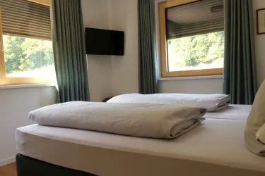Schlafzimmer-suedwestb (© Jugendstilhotel Trifels)