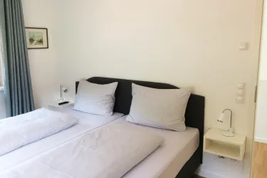 Schlafzimmer2 (© Jugendstilhotel Trifels)