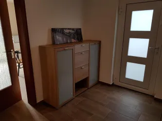 Schrank im Flur (© Klaus Tscheres)