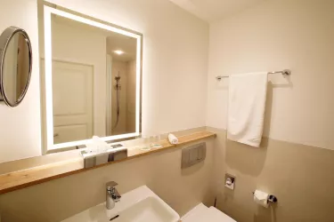 Doppelzimmer Classic - Badezimmer (© Michale Meyer)