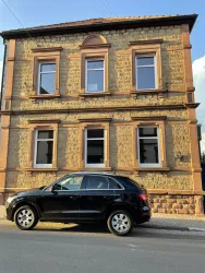 Außen Baujahr 1900, innen alles neu.