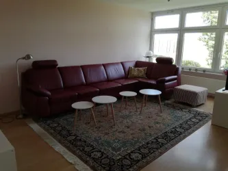Wohnzimmer mit Riesencouch