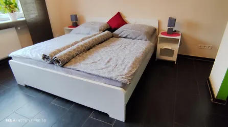 Schlafzimmer Rechts mit Doppelbett