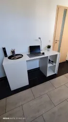 Schreibtisch