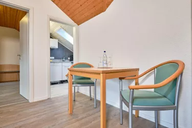 180412-161844-XT2A3601-1-zimmer--2400