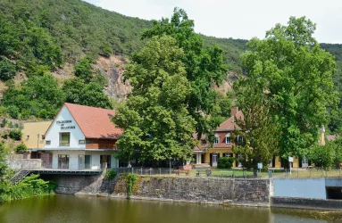 Aussenansicht mit Herzogweiher