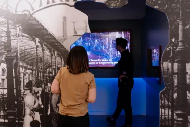 Station mit Kurzfilm