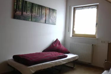 Kleines Schlafzimmer Zustellbett (© Claudia Noll)