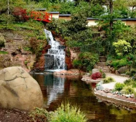 Wasserfall Japanischer Garten (© Stadt Kaiserslautern)