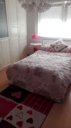 Schlafzimmer mit franz. Bett