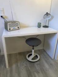 Schreibtisch