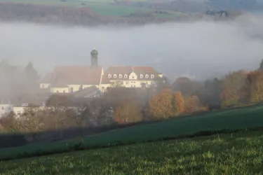 Maria Rosenberg im Nebel (© Archiv: Maria Rosenberg)