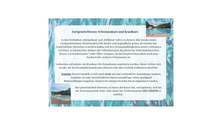 Ein schöner Schwimmbereich mit klarem Wasser und einem malerischen Strand. Das Bild zeigt eine entspannte Urlaubsatmosphäre.