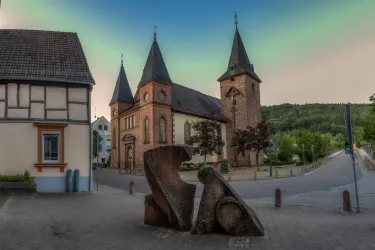 Skulptur Rätsel vor Marienkirche