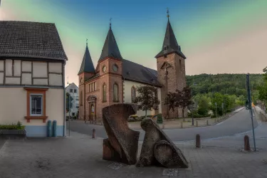 Skulptur Rätsel vor Marienkirche