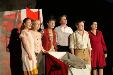 Kleine Frau - was nun? (© Chawwerusch Theater)