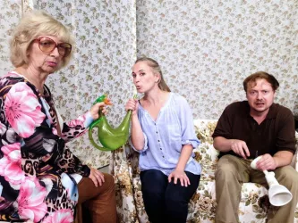 Braun werden (© Chawwerusch Theater)