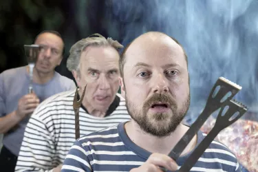 Grillen WM (© Chawwerusch Theater)