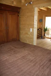 Schlafzimmer EG Blick in den Flur (© Pia Neumann)