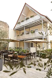 Hof Bild 1 (© Vinotel Weinstrasse)