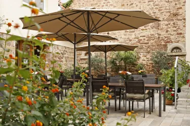 Hof Bild 3 (© Vinotel Weinstrasse)