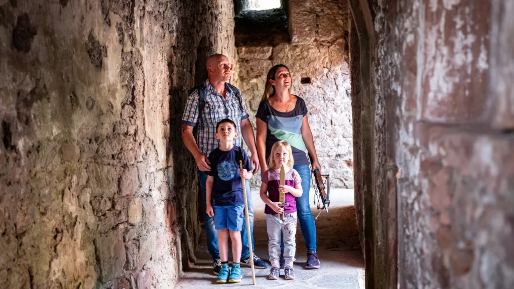 Erkundungstour mit der Familie auf der Hardenburg