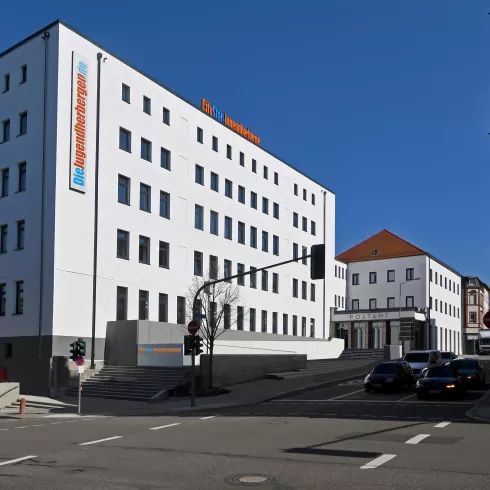 Außenansicht (© DieJugendherbergen.de) Außenansicht (© DieJugendherbergen.de)
