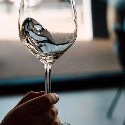 Weinglas1 (© Timo Hof)