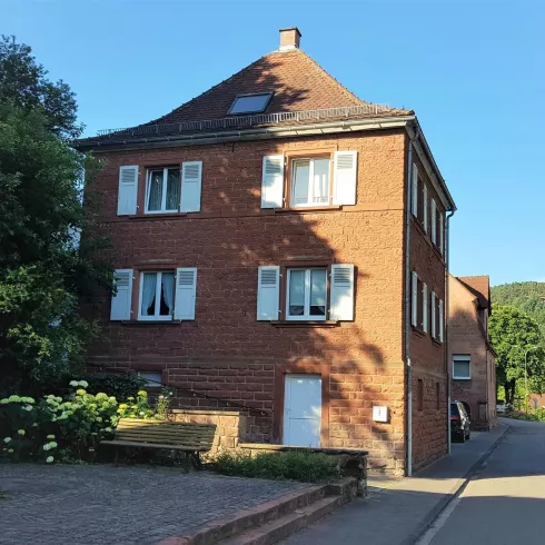 Ansicht Ferienhaus Brunnenblick (© A. Blank) Ansicht Ferienhaus Brunnenblick (© A. Blank)